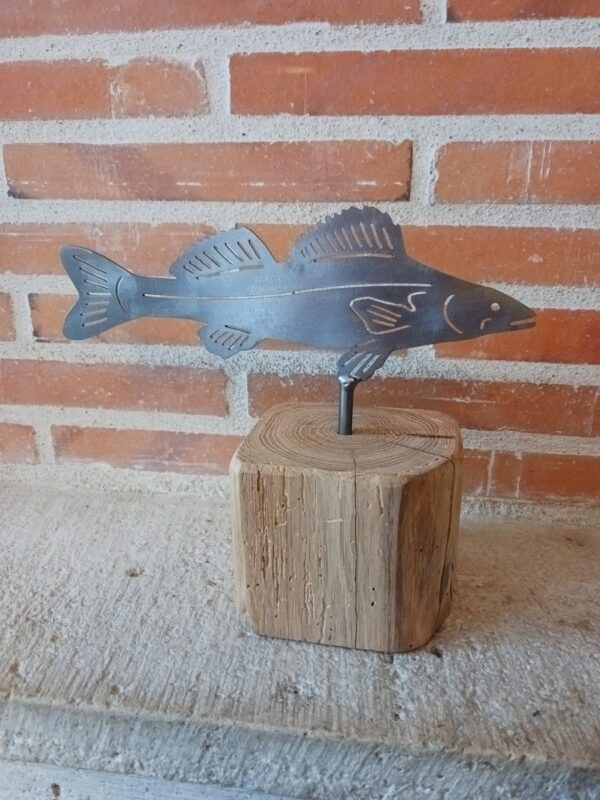 Sandre sur socle bois – Image 2