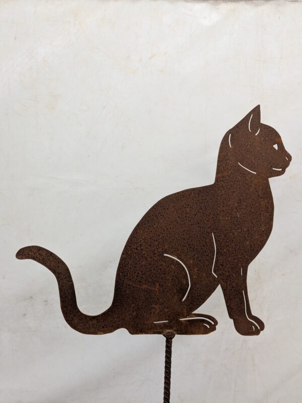 Chat assis en acier rouillé – Image 2